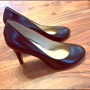Nine West Black leather heels - Size 7